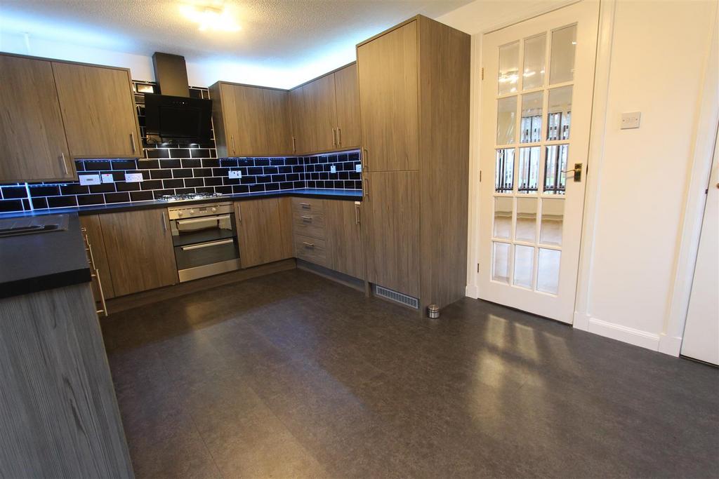 Kitchen/Dining