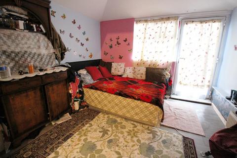 72 Overton Road, London, SE2 9SE