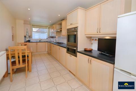 2 bedroom flat for sale, The Goffs, Eastbourne