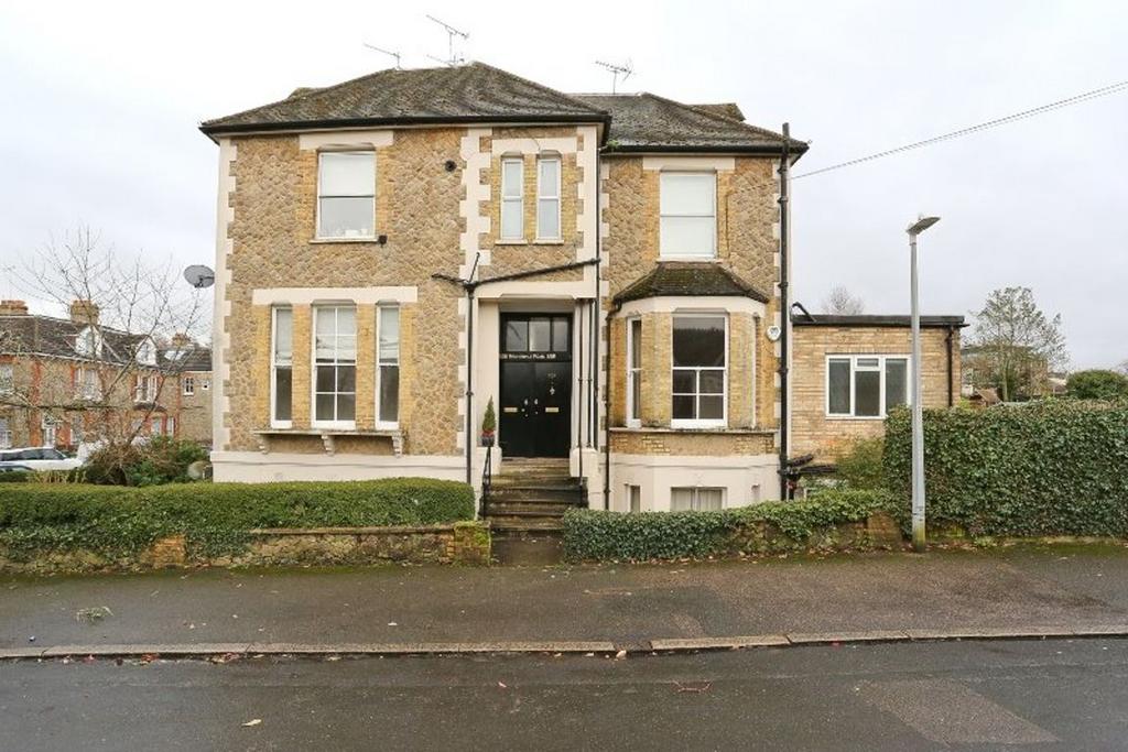 Holmesdale Road, Sevenoaks TN13 3XL 2 bed flat to rent £1,595 pcm (£