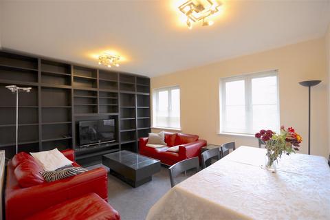 2 bedroom flat to rent, 90 Great North Way, London NW4