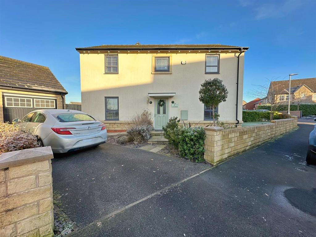 Lune Road, Clitheroe, Ribble Valley 4 bed detached house for sale £330,000