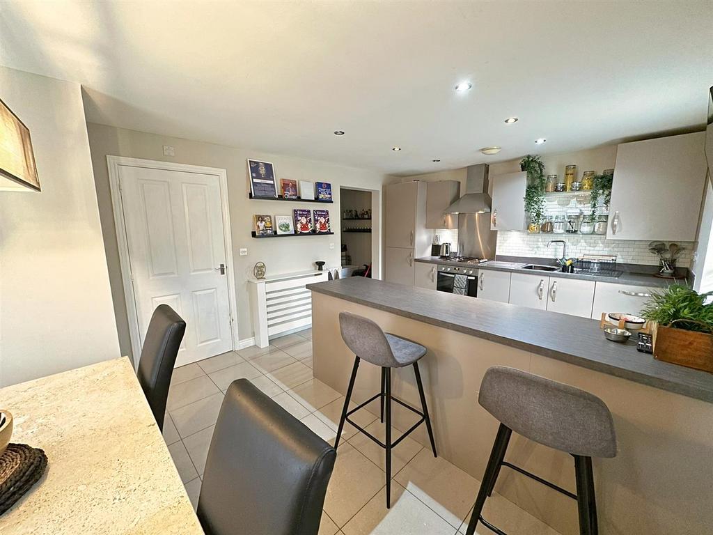 Lune Road, Clitheroe, Ribble Valley 4 bed detached house for sale £