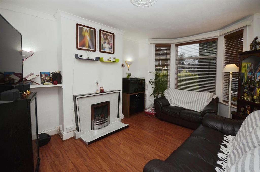 Woldcarr Road, Hull 3 bed semidetached house for sale £155,000