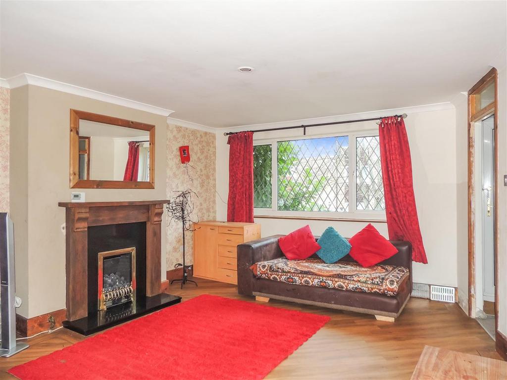 Malvern Drive, Warmley, Bristol 3 bed terraced house for sale £250,000