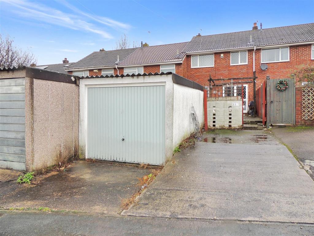 Malvern Drive, Warmley, Bristol 3 bed terraced house for sale £250,000