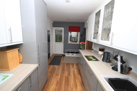 16 Boyd Avenue, Bradford, BD3 7DU
