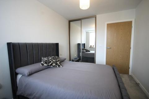 1 bedroom flat for sale, Farringdon House, Wood St, East Grinstead, RH19