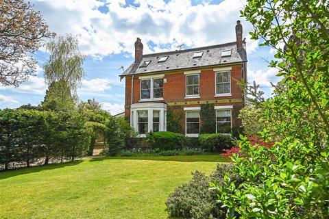 4 bedroom semi-detached house for sale, The Crescent, Romsey, Hampshire