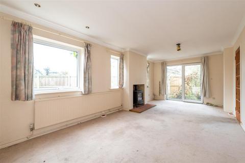 13 Heath Close, Polstead Heath, Colchester, CO6 5BE