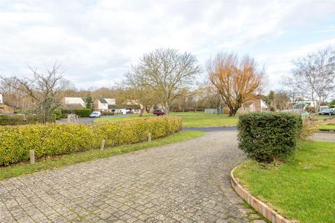 13 Heath Close, Polstead Heath, Colchester, CO6 5BE