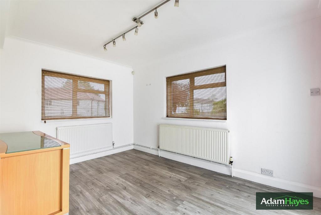 Barfield Avenue, Whetstone N20 3 bed end of terrace house to rent £