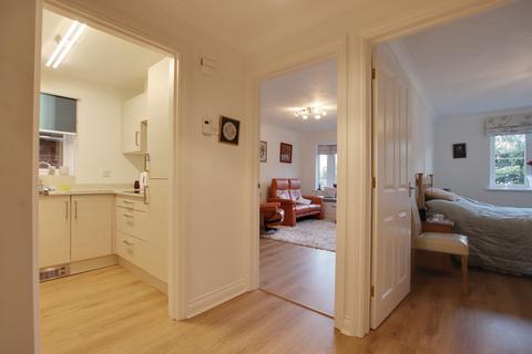 1 bedroom ground floor flat for sale, Brookley Road, Brockenhurst, SO42