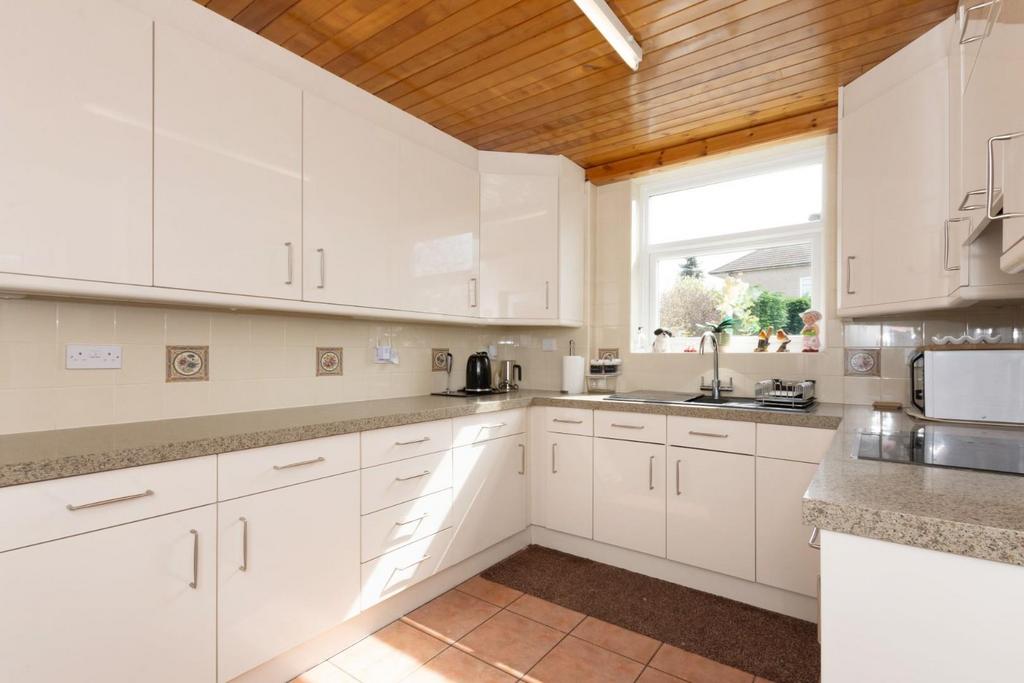 Ightham Road, Erith 3 bed house £1,900 pcm (£438 pw)