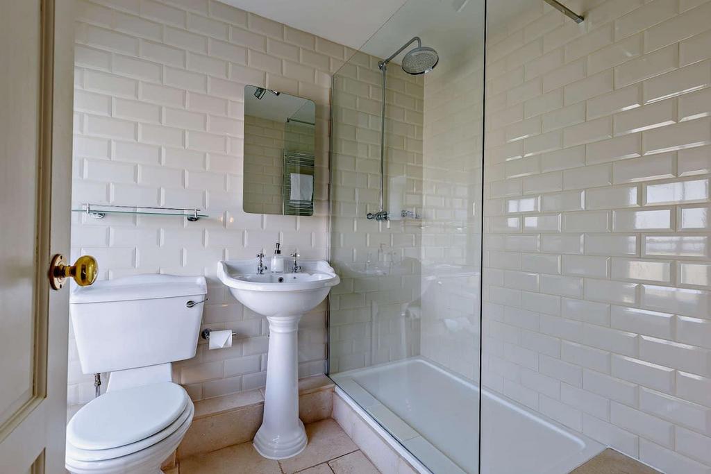 En Suite Shower Room.jpg