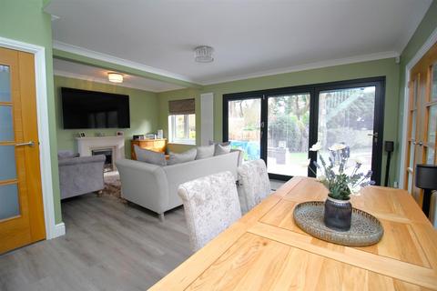 7 Robinsfield, Hemel Hempstead, HP1 1RW