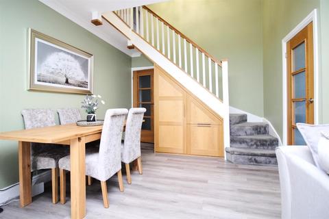 7 Robinsfield, Hemel Hempstead, HP1 1RW
