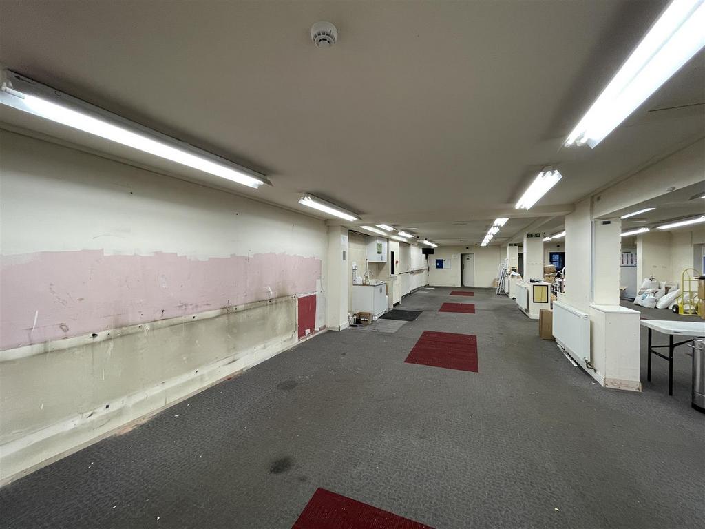 Chatsworth Road, Chesterfield Retail property (high street) to rent £