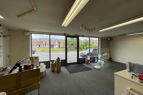 Retail property (high street) to rent, Chatsworth Road, Chesterfield