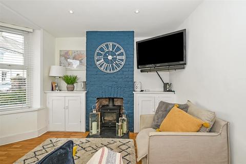 2 bedroom end of terrace house for sale, Grove Road, Chichester