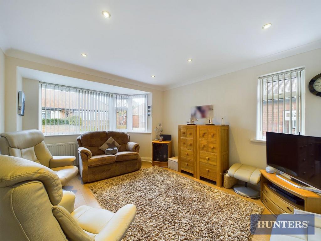 Sewerby Headlands, Bridlington, YO16 7DF 2 bed semidetached bungalow for sale £190,000