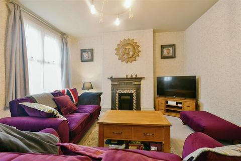 4 bedroom terraced house for sale, Queen Annes Road, Bootham