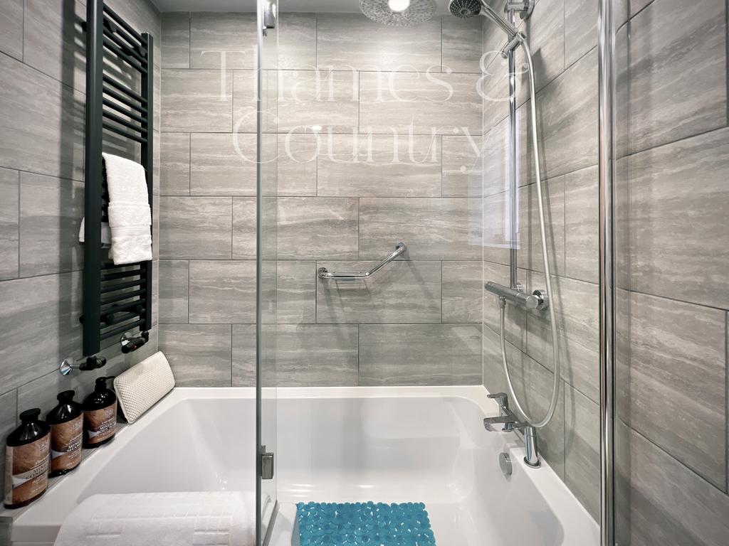 Main bathroom
