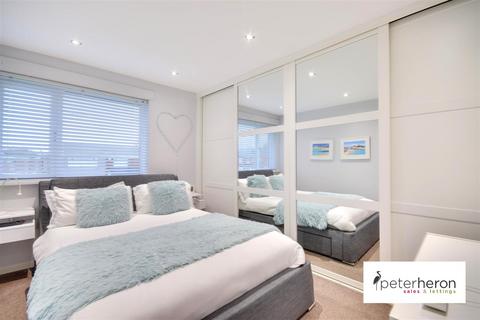 37 Longmeadows, Sunderland, SR3 3SE