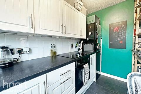 1 bedroom flat for sale, Canvey Walk, Chelmsford