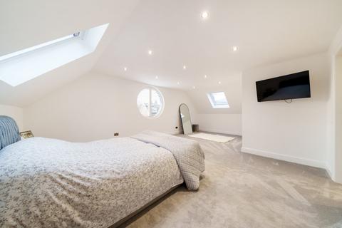 8 Broad Street, West End, Woking, GU24 9NH