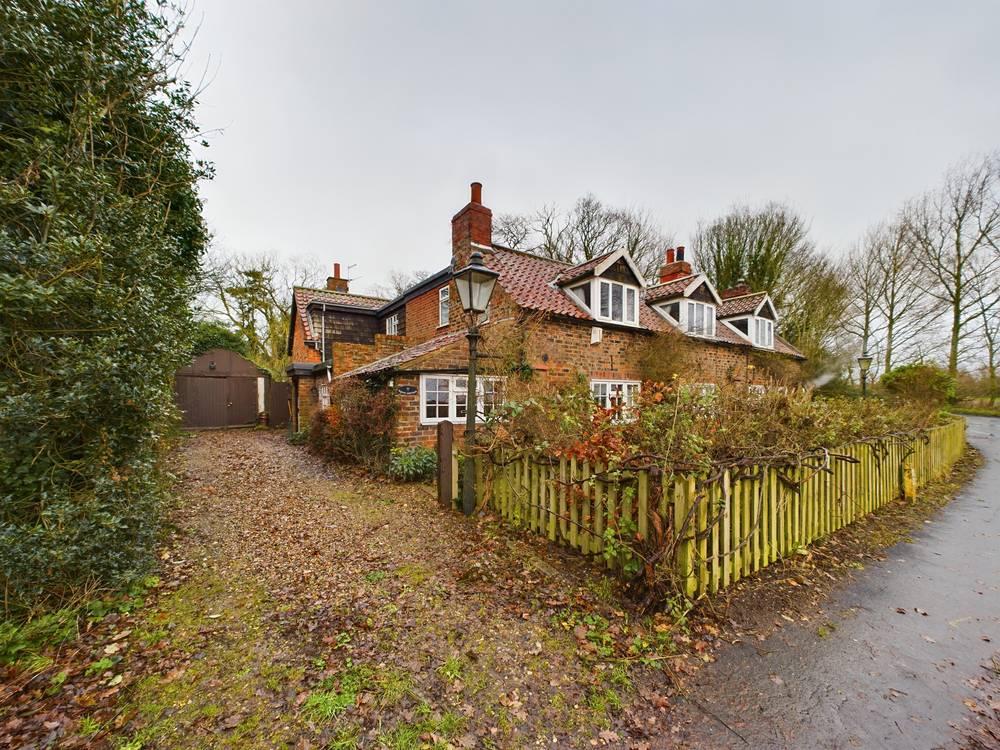 Back Lane, Burton Pidsea, HU12 4 bed detached house for sale £450,000
