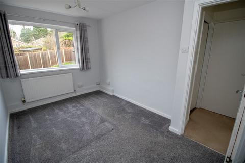 27 Banbrook Close, Solihull, B92 9NF