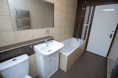 27 Banbrook Close, Solihull, B92 9NF