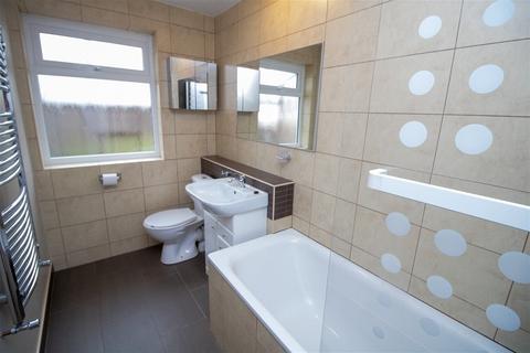 27 Banbrook Close, Solihull, B92 9NF