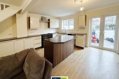 11 Barry Road, Leicester, LE5 1FA