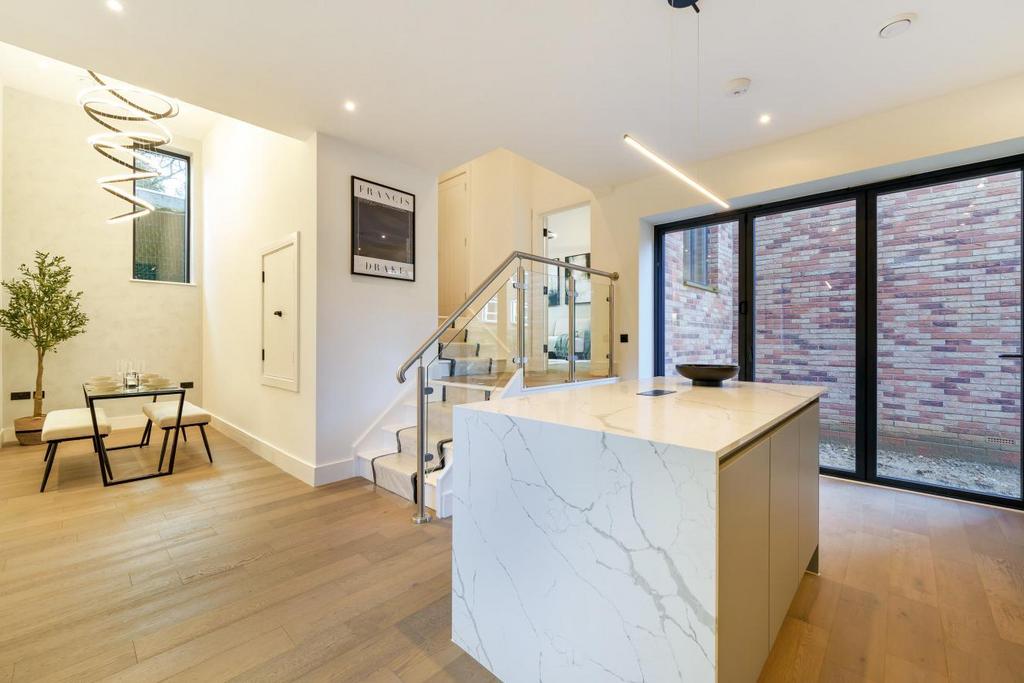 Beulah Hill, Upper Norwood 3 bed semidetached house for sale £899,950