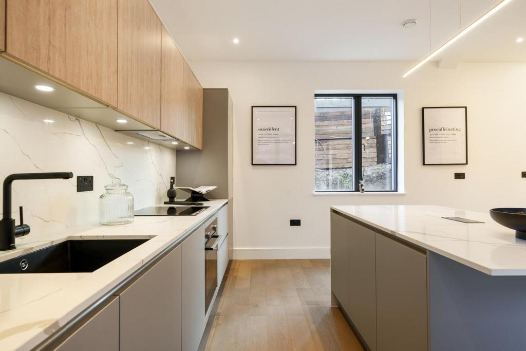 Beulah Hill, Upper Norwood 3 bed semidetached house for sale £899,950
