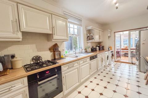 3 bedroom semi-detached house for sale - Hereford Road, Abergavenny, NP7