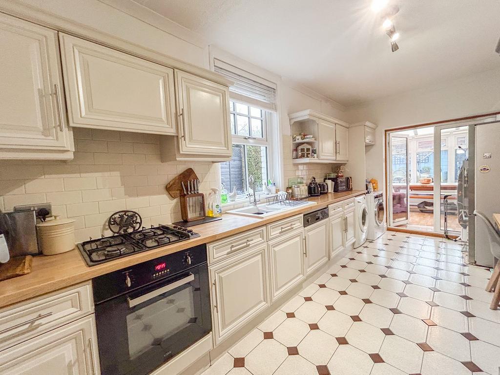 Hereford Road, Abergavenny, NP7 3 bed semidetached house for sale £