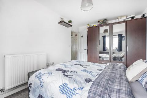2 bedroom detached house for sale - Aylesbury,  Buckinghamshire,  HP18