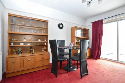 16 Cumberland Drive, Bexleyheath, DA7 5LB
