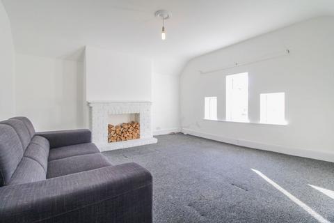 1 bedroom apartment to rent, Warwick Avenue, Bedford