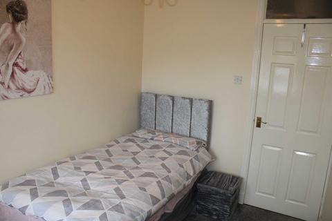 22 Tulip Close, Chadderton, Oldham, OL9 9TF