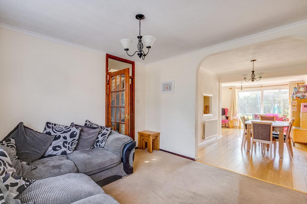 Cozens Road, Ware SG12 3 bed semidetached house £465,000