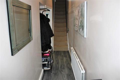 4 bedroom end of terrace house for sale, Middleton Road, Oldham OL9