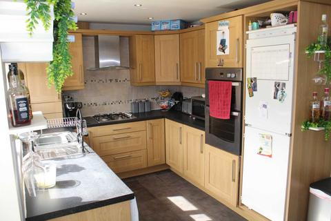 10 Arnside Avenue, Chadderton, Oldham, OL9 9DJ