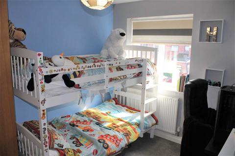 10 Arnside Avenue, Chadderton, Oldham, OL9 9DJ