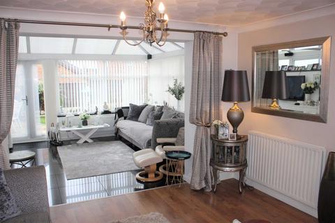 11 Birchwood, Chadderton, Oldham, OL9 9TW