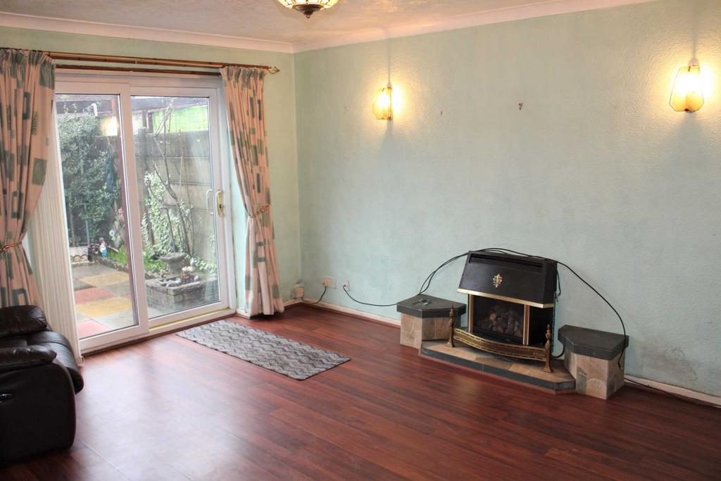 Mills Hill Road, Manchester M24 2 bed detached bungalow for sale £195,000