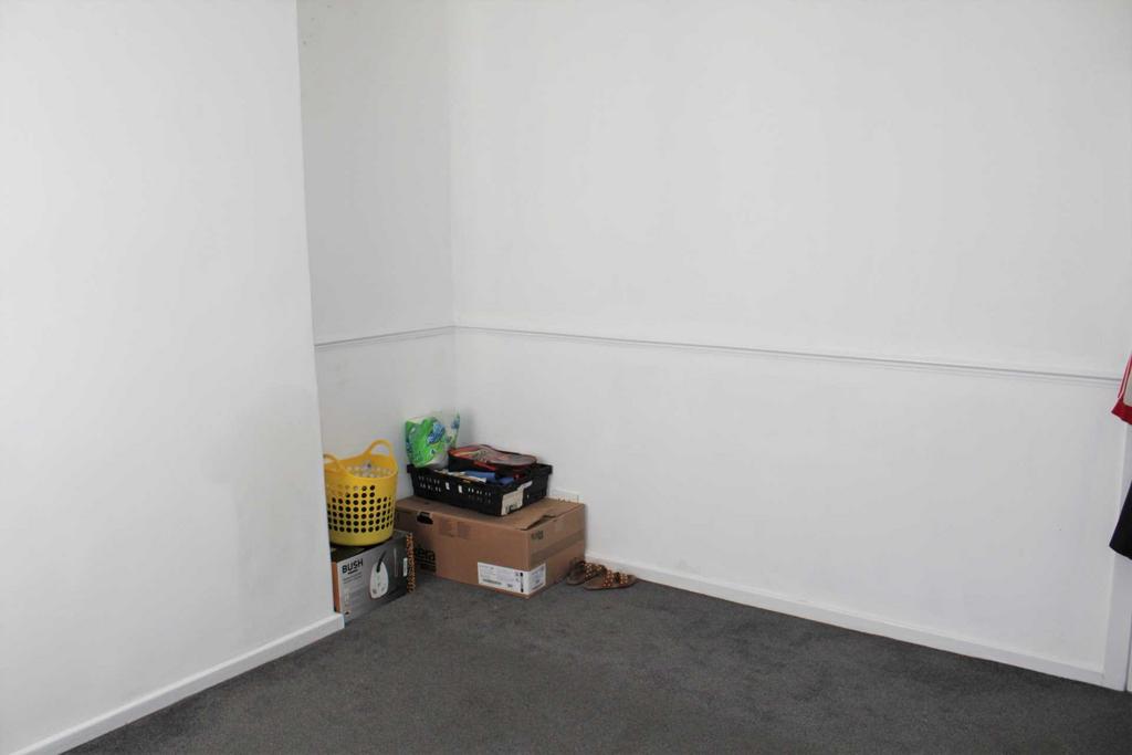 Middleton Road, Oldham OL9 2 bed terraced house for sale £140,000